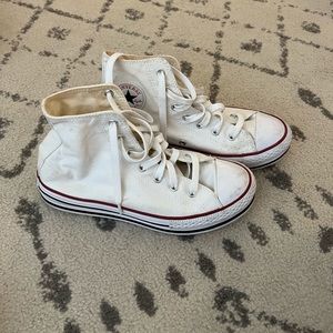 White converse chuck70